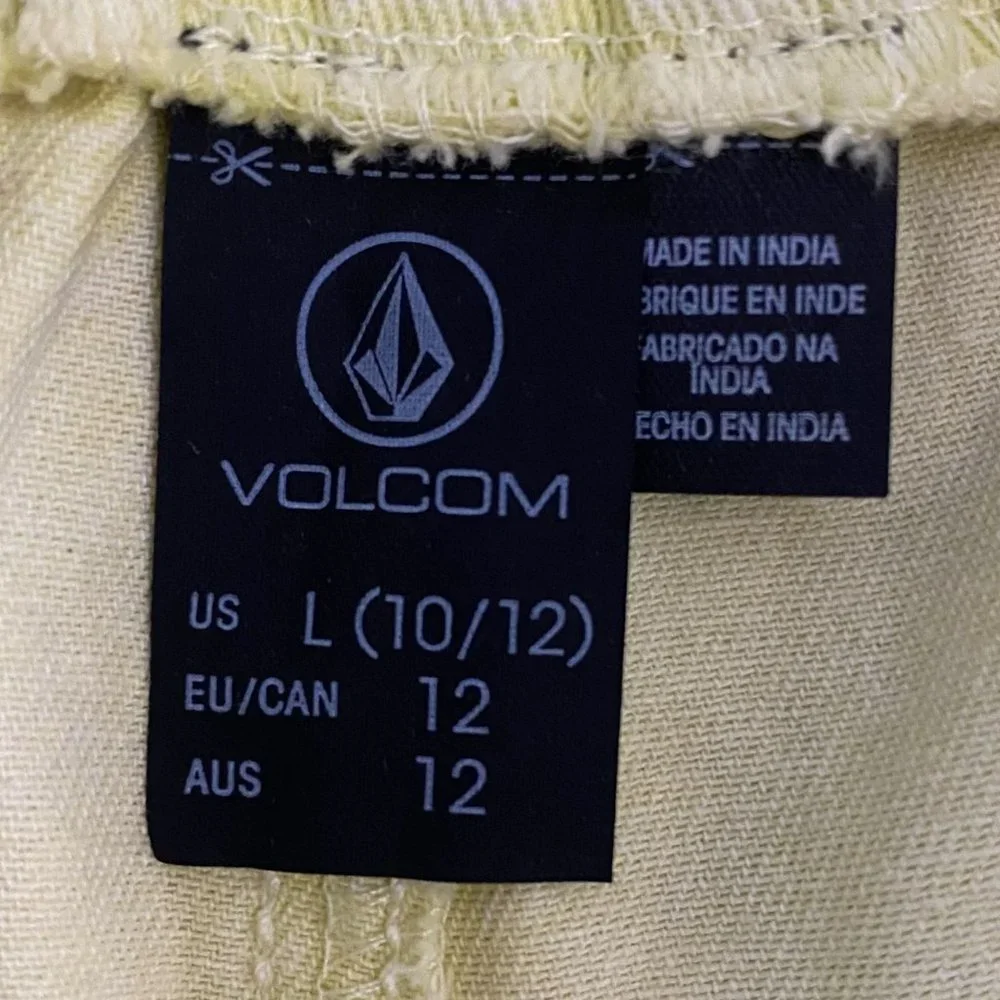 Volcom Strutin Stone Cotton Twill Shorts Women's Large Yellow Raw-Hem Casual New